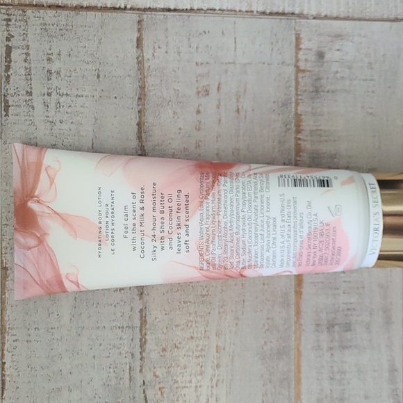 Victoria's Secret Calm Coconut Milk and Rose Hydrating Lotion with Shea Butter - Picture 4 of 6